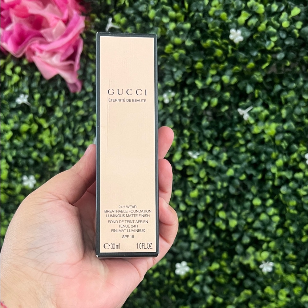 Gucci Breathable Foundation - shade 205C